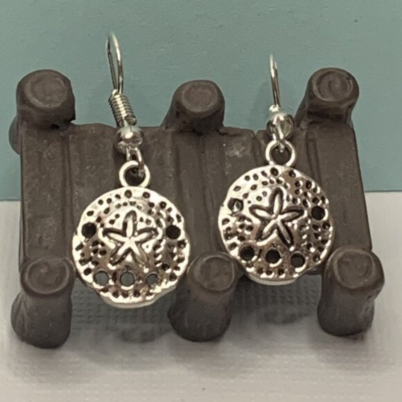 Sand Dollar Earrings, Starfish Earrings, Beach Earrings, Gift Idea, Starfish - Picture 3 of 10
